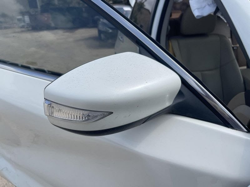 2014 Nissan - Altima Used Mirror, Door  - Power, (Sdn), non-heated, LED turn indicators, RH  - Color White