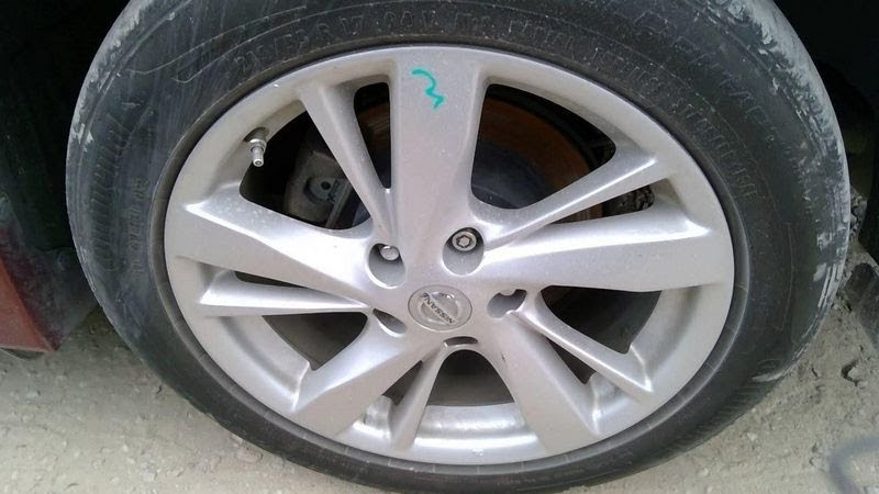 2014 Nissan - Altima Used Wheel 17x7-1/2 (alloy), (10 alternating spoke)