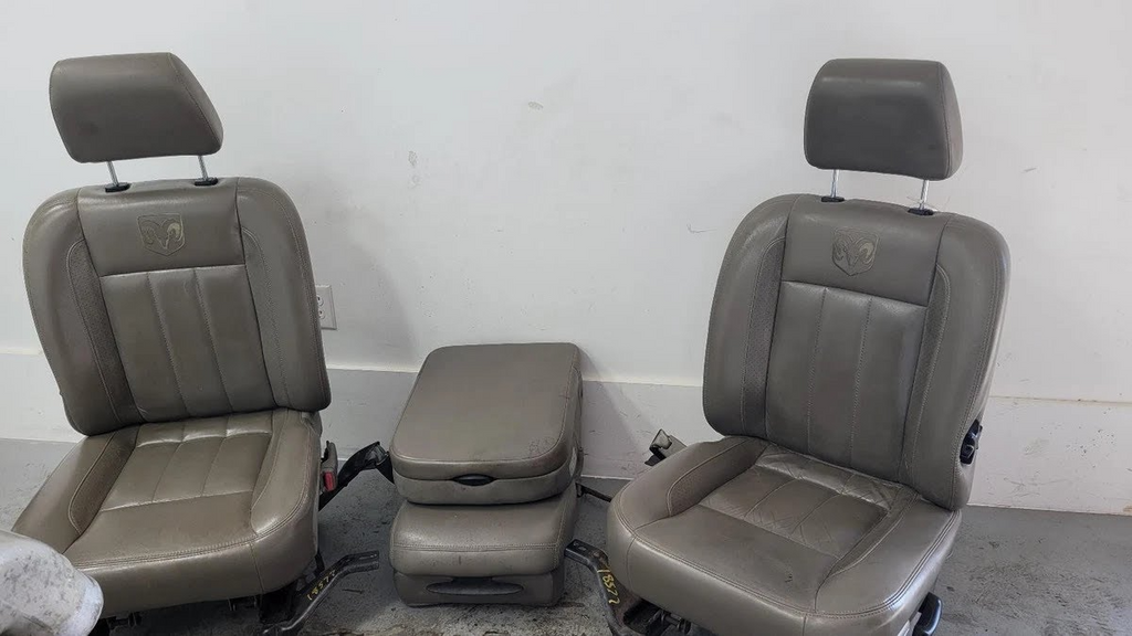 2006 DODGE TRUCK-2500 Used Seat Front - driver side (grey leather)