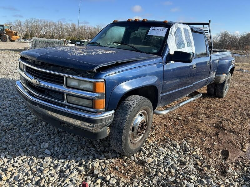 1996 CHEVY TRUCK-3500 SERIES Used Steering Knuckle -  4x4, LH