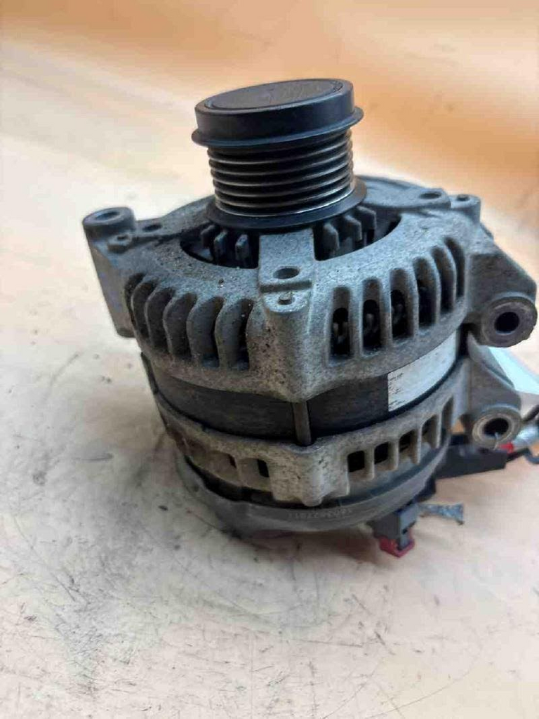 2016 Dodge Caravan Used Alternator  (3.6L)
