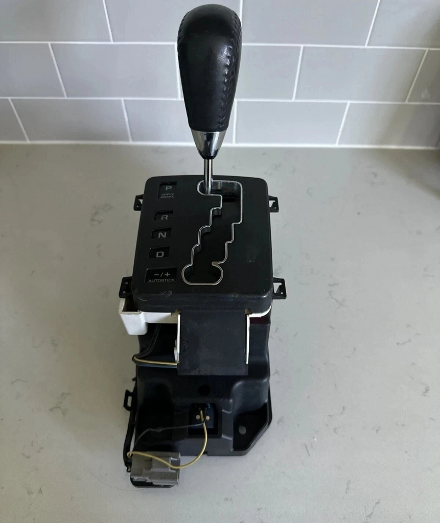 2006 Chrysler Pacifica Used  Shifter Assy   3.5L (V6, VIN 4, 8th digit)