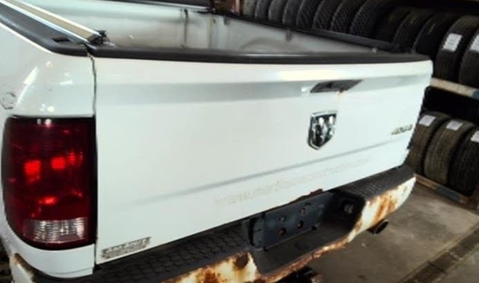 2012-DODGE TRUCK-2500 SERIES (1994 UP)-Tailgate/Trunk Lidw/o rear view camera Color : White