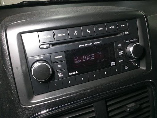 2015 - DODGE CARAVAN - Used - Radio/CD (see also A/C Control or TV Screen) - receiver, (radio), w/o navigation; AM-FM-CD-MP3 (ID RES), satellite radio, Uconnect