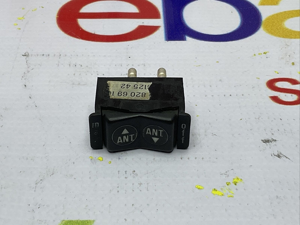 1988 MERCEDES 560 Used Antenna Switch - 0028209810