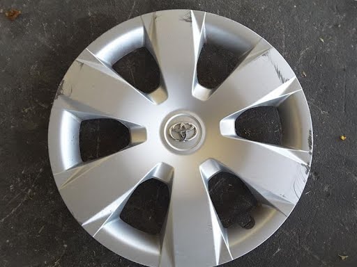 2010 TOYOTA CAMRY Used Hub Cap/Wheel Cover (16"), 6 spoke