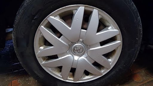 2004 - TOYOTA SIENNA - Used - Hub Cap/Wheel Cover  X4