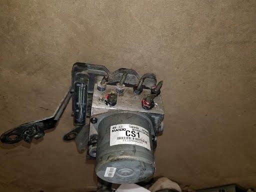 2010 - KIA SOUL - Used - Anti-Lock Brake Pump - Actuator and Pump Assembly, 1.6L  #589102K800