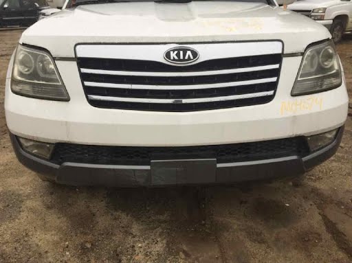 2009 - KIA BORREGO - Used - Grille - UPPER CHROME BAR W/KIA EMBLEM