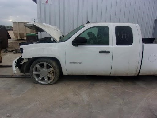 2009 - CHEVY TRUCK-SILVERADO 1500 (1999 UP) - Used - Door Front - LH, door handle below armrest, electric