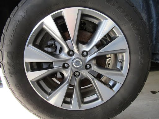 2018 - NISSAN MURANO - Used - Wheel -  18x7-1/2 (alloy), machined face (painted pockets, V spoke)