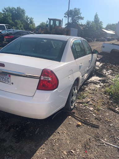 2006 CHEVY MALIBU Used Fuel Filler Door - White