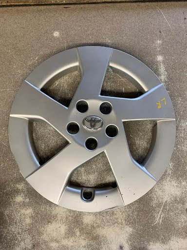 2011 TOYOTA PRIUS Used Hub Cap/Wheel Cover 15', 5 spoke