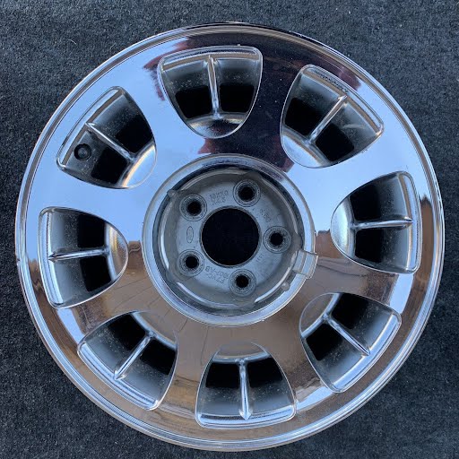 1997 LINCOLN OTHER - TOWN CAR Used Wheel 16x7, 8 windows, chrome