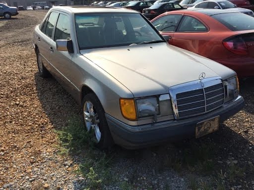 1993 - MERCEDES 300E - used - Valve Cover