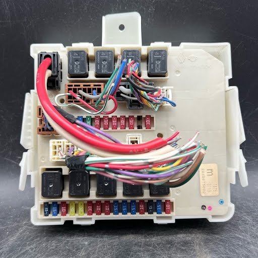 2006 - NISSAN XTERRA - Used - Fuse Box (Engine) - 284b67s002