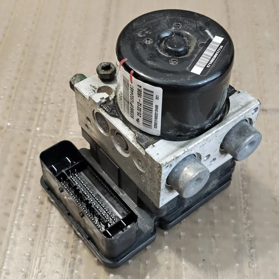 2016 CADILLAC SRX Used Anti-Lock Brake Pump Assembly, w/o adaptive cruise