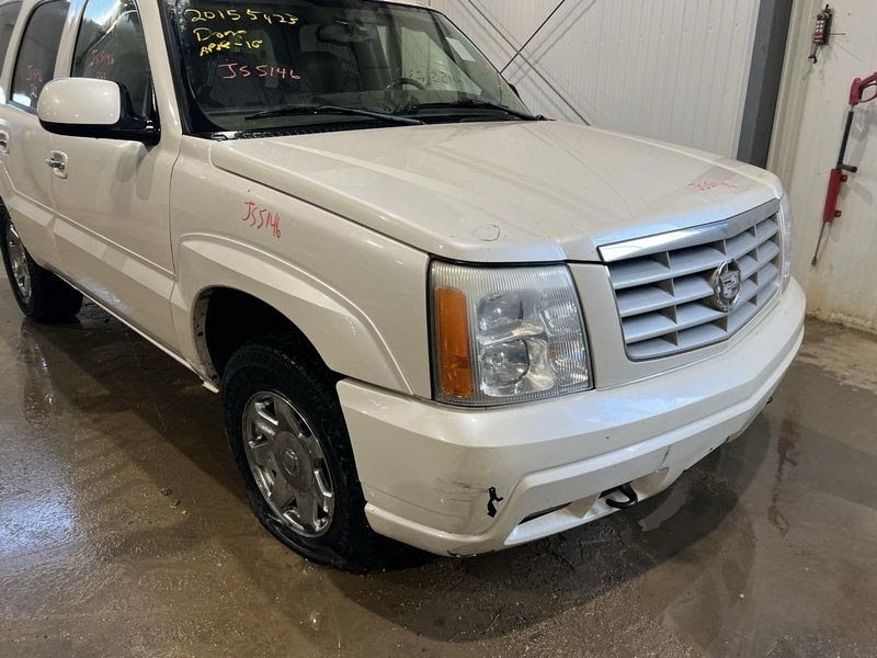 2005 CADILLAC ESCALADE Used Headlight Assembly LH