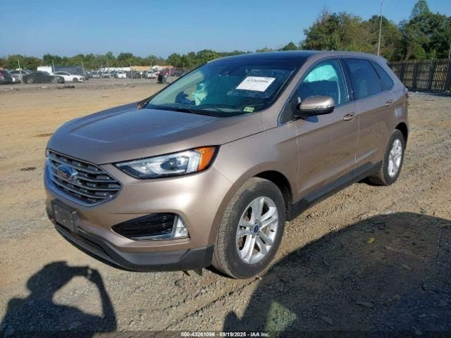 2020 Ford - Edge Used Door Front - Driver tempered glass, black textured lower moulding, LH Silver (G6)