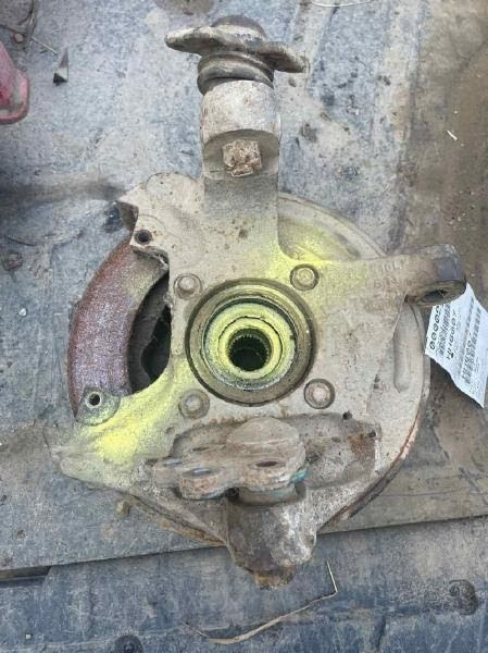 2000 Chevy Truck-3500 Series  Used Steering Knuckle 4x4 Right