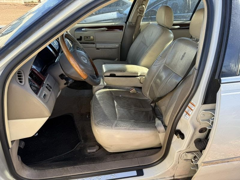 2004 LINCOLN OTHER - TOWN CAR Used Console, Front LID - roof, w/o sliding roof; w/o park assist; w/o garage door opener  (INTERIOR CODE: QF)