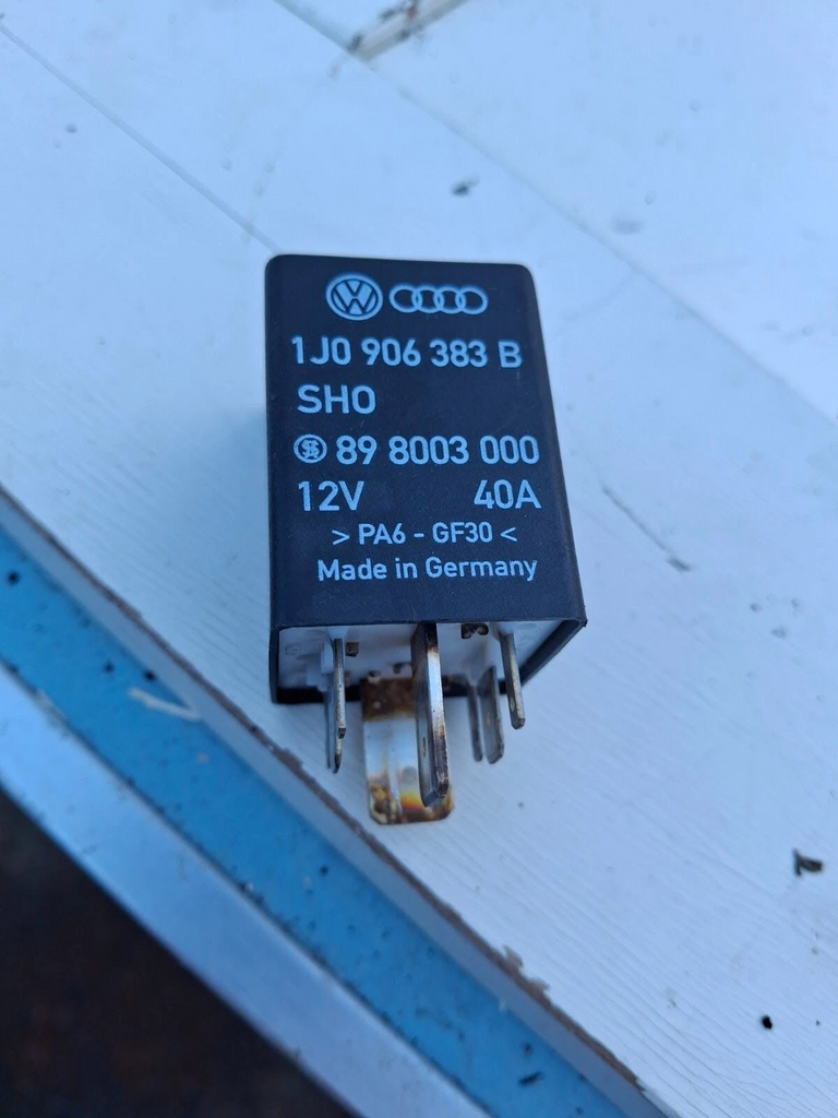 2004 VOLKSWAGEN BEETLE/BUG Used Fuel Pump Relay  - 1j0906383B