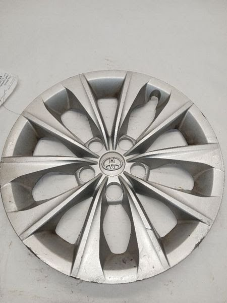 2016 TOYOTA CAMRY Used Hub Cap/Wheel Cover (16", 10 spoke)