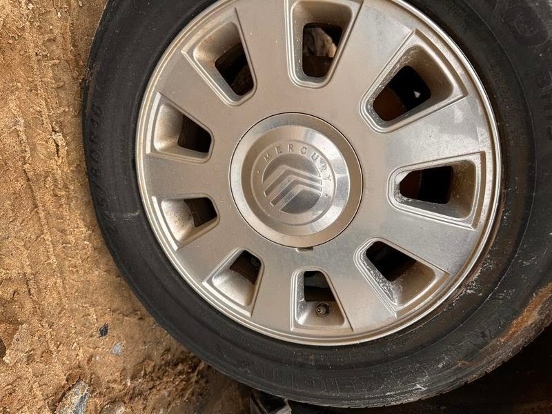 2006 MERCURY GRAND MARQUIS (1980 UP) Used Wheel 16x7, aluminum, 9 straight spokes, chrome plated
