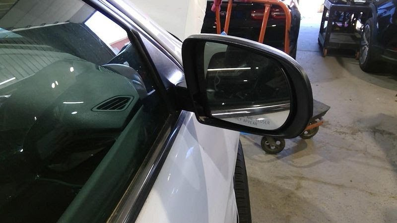 2017 Jeep Cherokee (except Grand Cherokee) Used Mirror, Door (power), (manual folding), painted, heated, w/o blind spot alert; w/o turn signal; RH