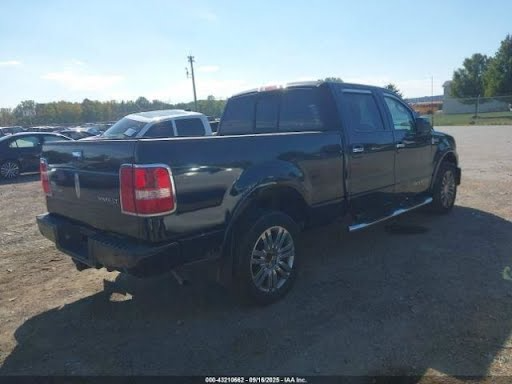 2007 Lincoln Mark LT-Tail Light-quarter panel mounted, RH