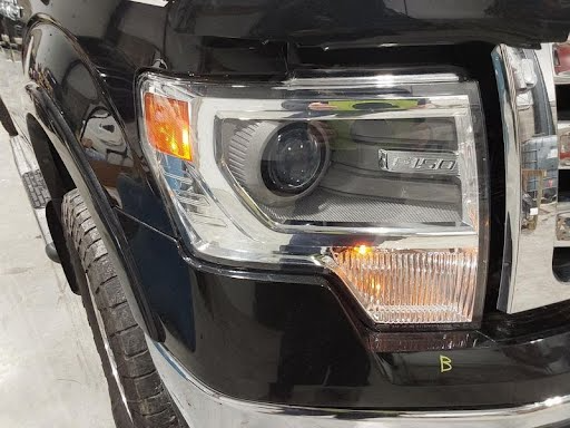 2013 FORD TRUCK-F150 Used Headlight Assembly   xenon (HID), bright border trim, Lariat, RH