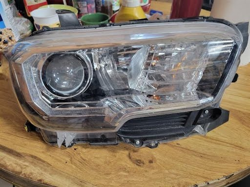 2017-TOYOTA TACOMA-Headlight Assembly-(halogen), w/o LED daytime running lamps; chrome trim, RH