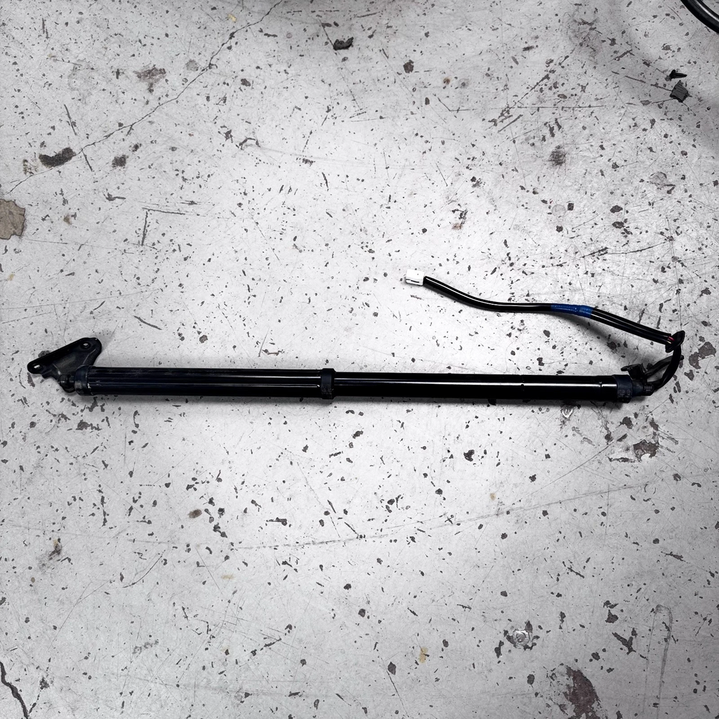 2018 LEXUS RX350 Used Tailgate Lift Motor LH - p/n- 689100e061.