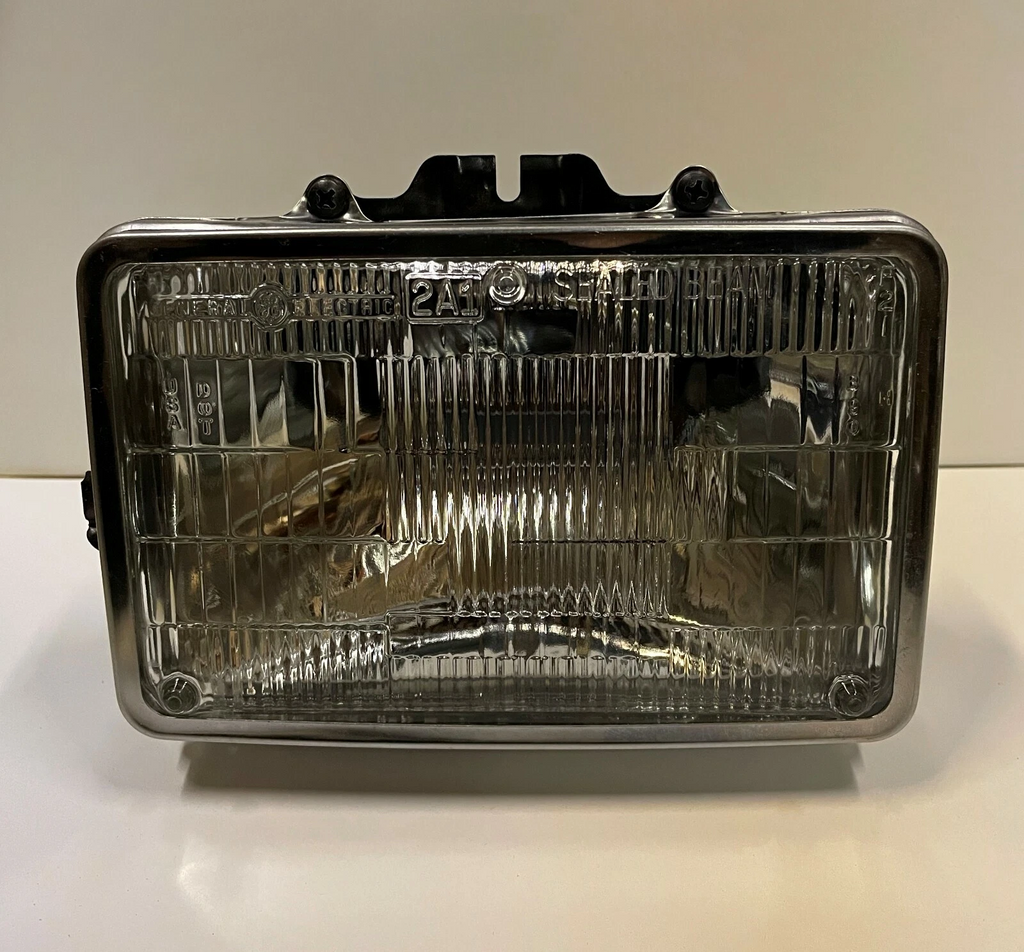 2005 GMC Truck 5500 Used Headlight Assembly  RH 15194307