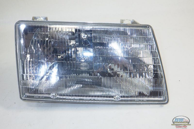 1991 - Audi 100 - Used - Headlight Assembly Right