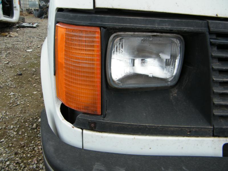 1991 - Chevy Astro - Used - Headlight Assembly Red Stripe Right